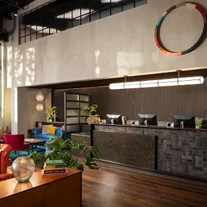The Gantry London, Curio Collection By Hilton **** لندن