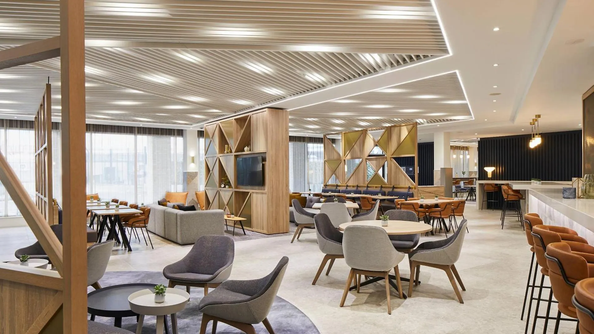 Courtyard By Marriott London City Airport