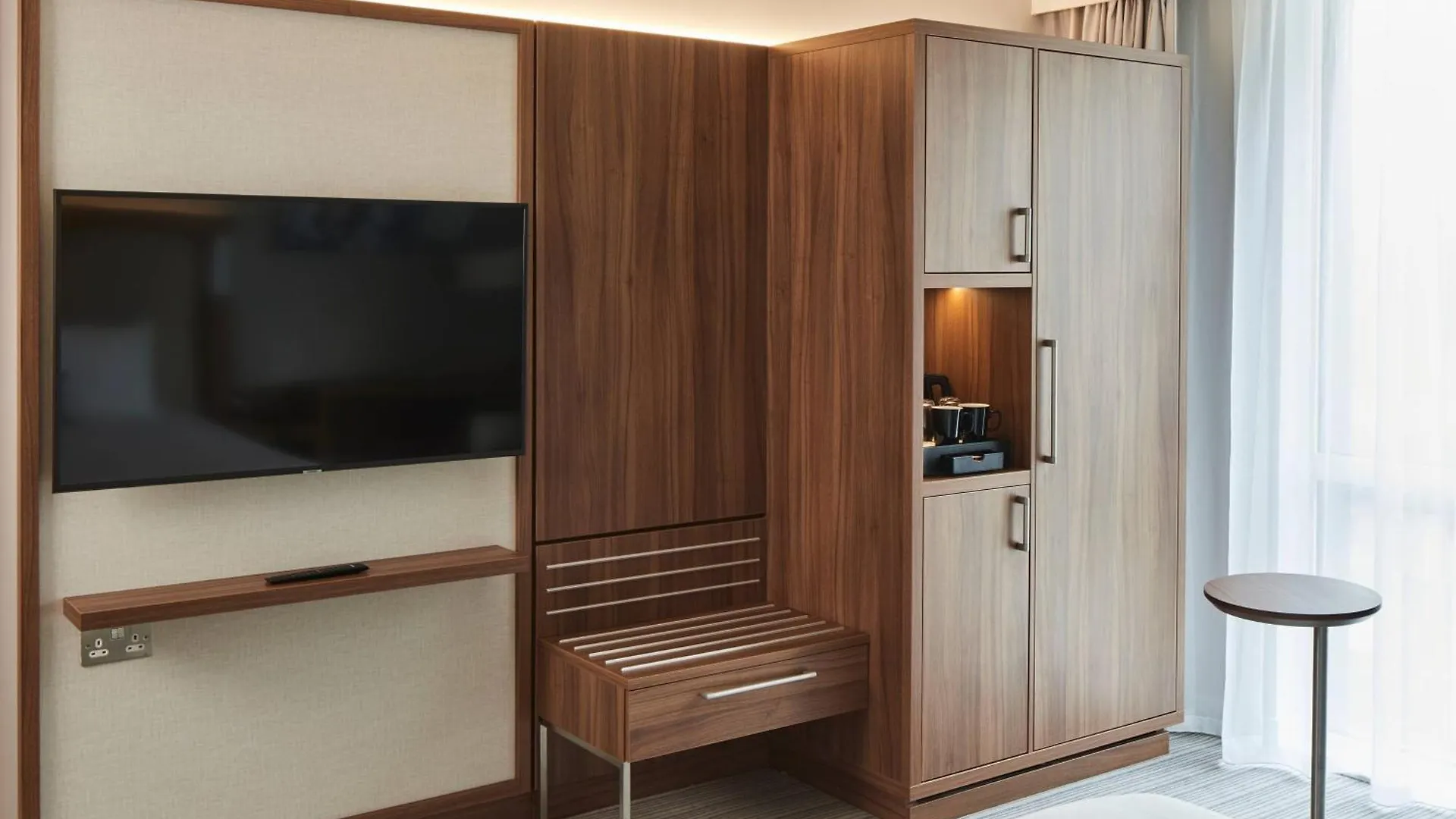 Hotel Courtyard By Marriott London City Airport